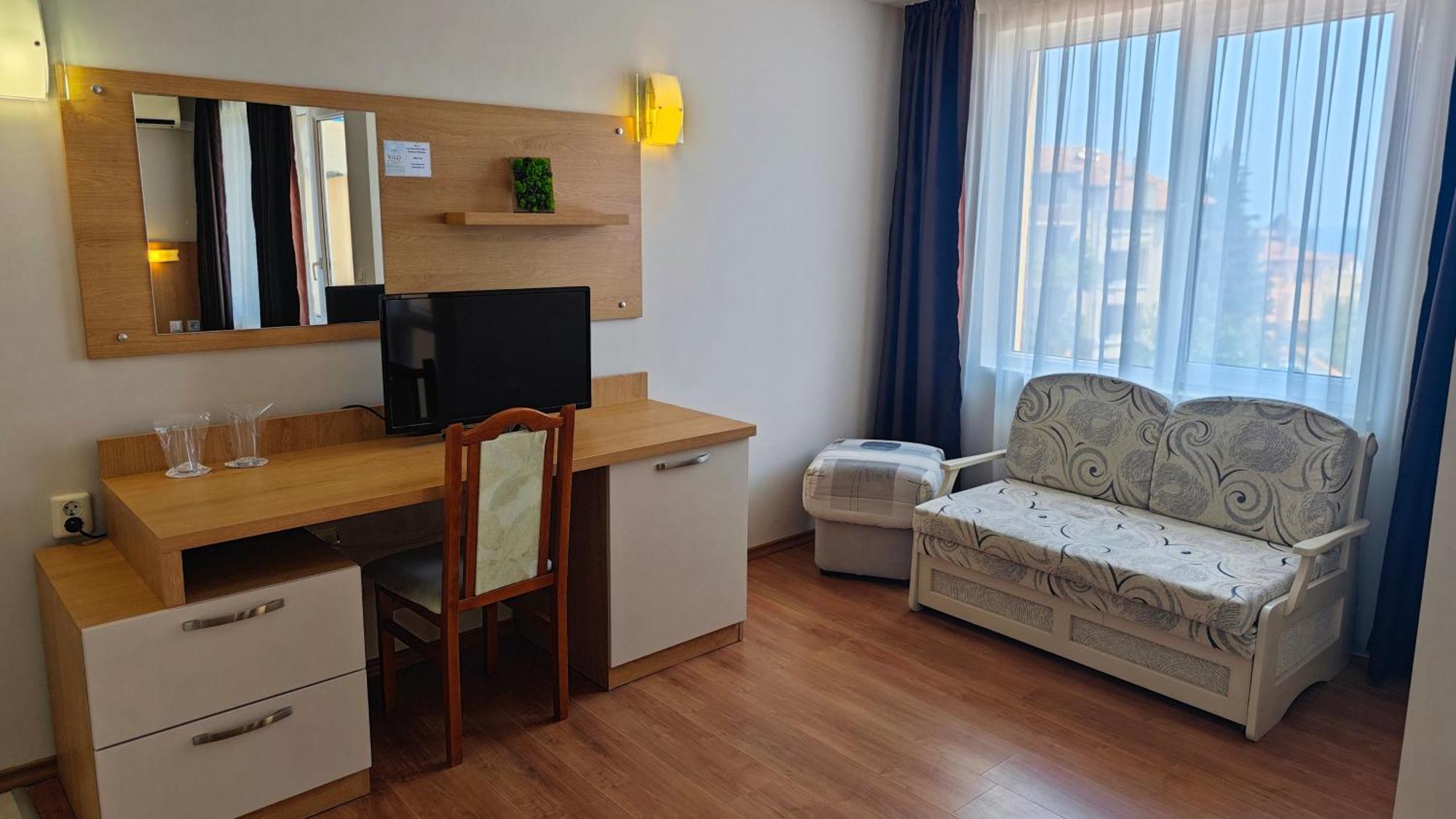 Family Hotel Milev Sveti Vlas Esterno foto