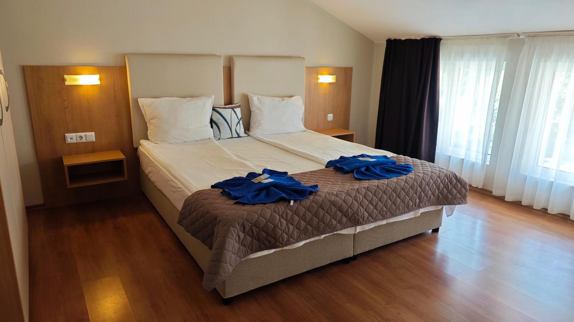 Family Hotel Milev Sveti Vlas Esterno foto