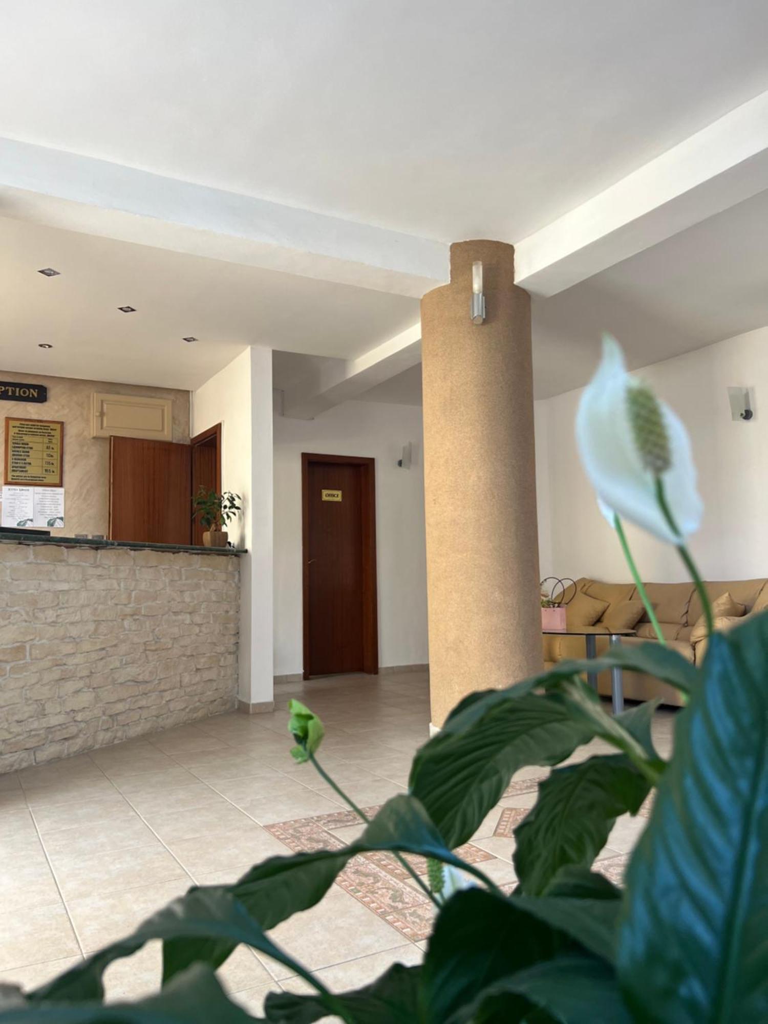 Family Hotel Milev Sveti Vlas Esterno foto