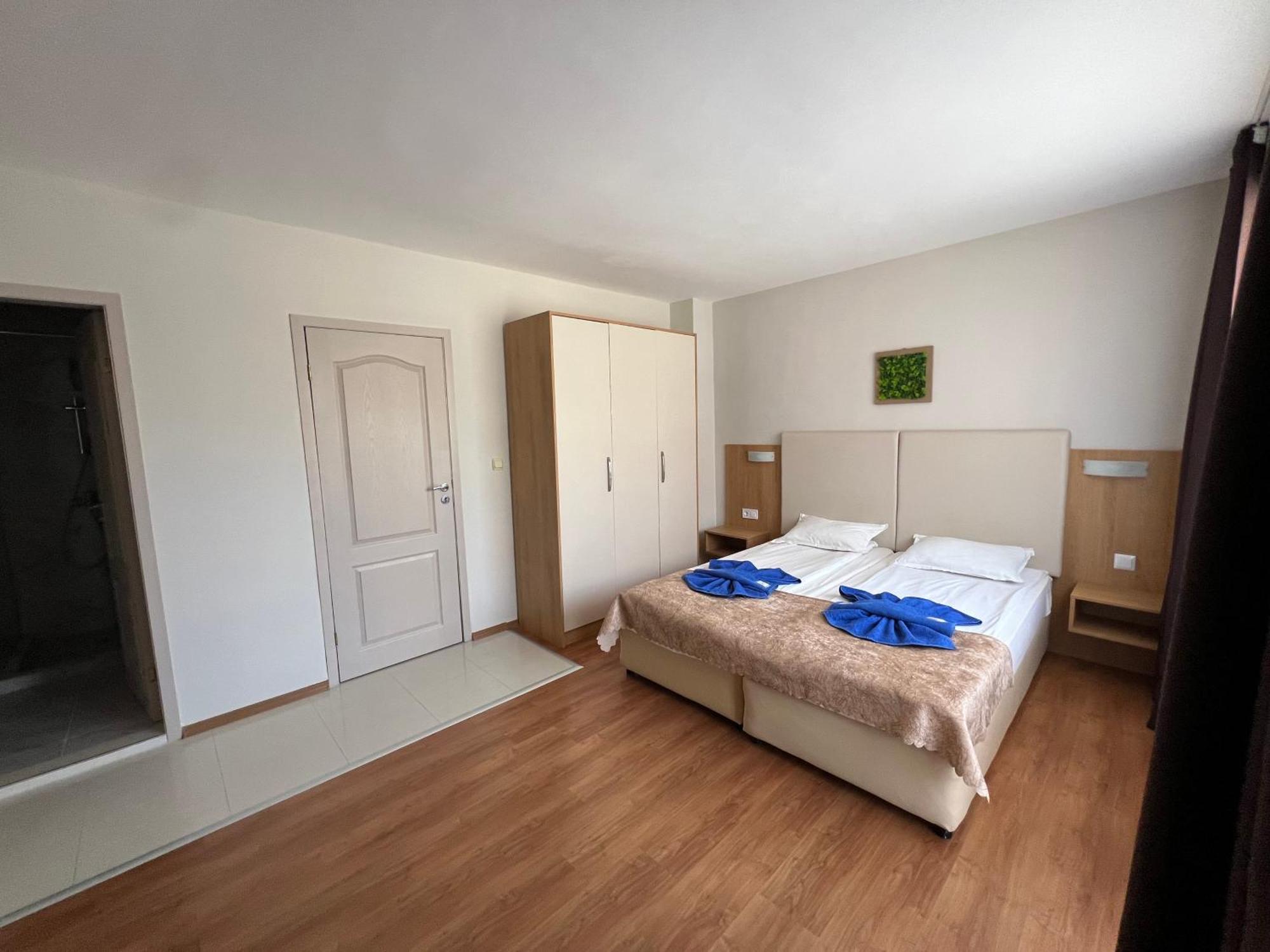 Family Hotel Milev Sveti Vlas Esterno foto