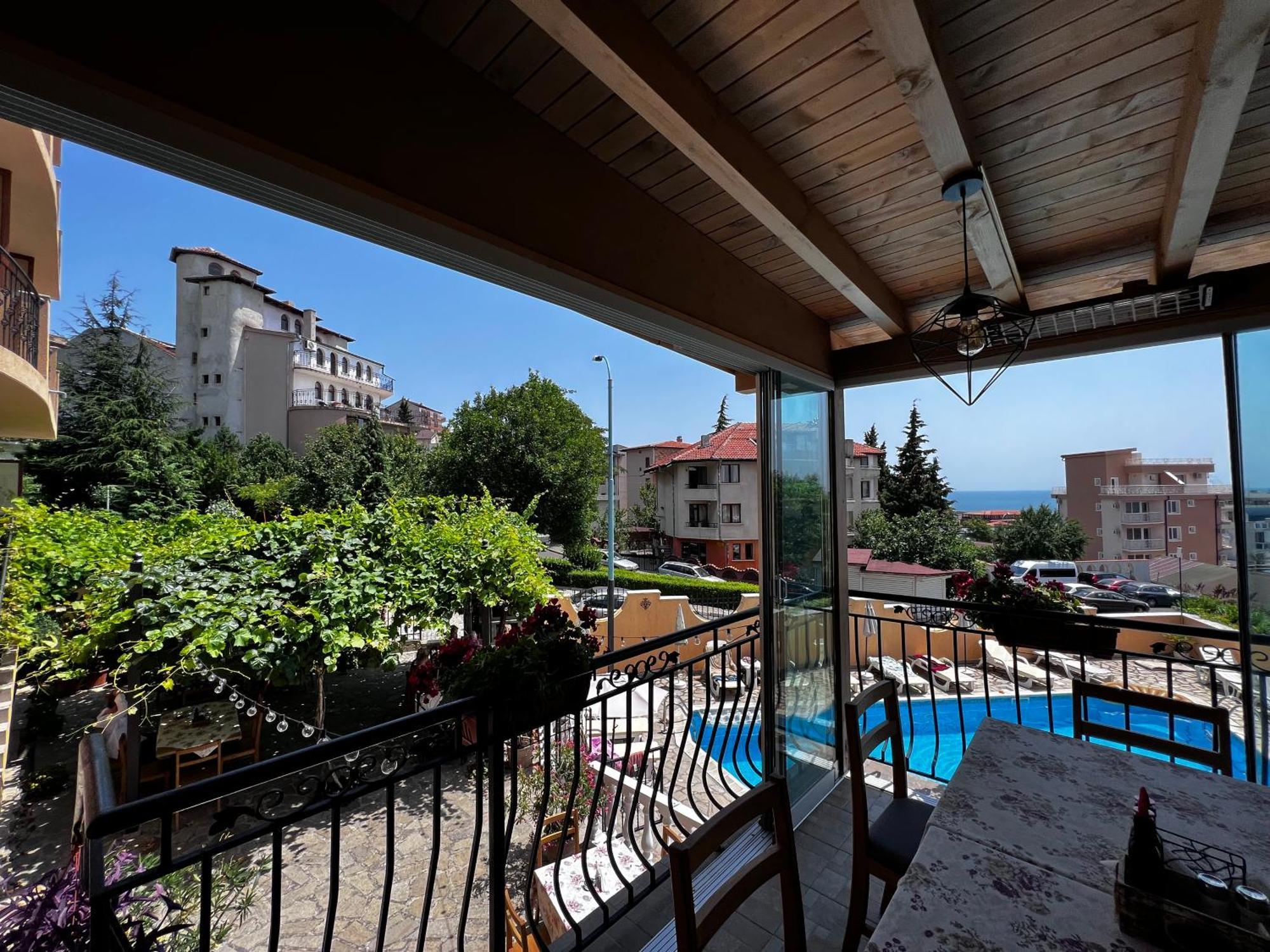 Family Hotel Milev Sveti Vlas Esterno foto