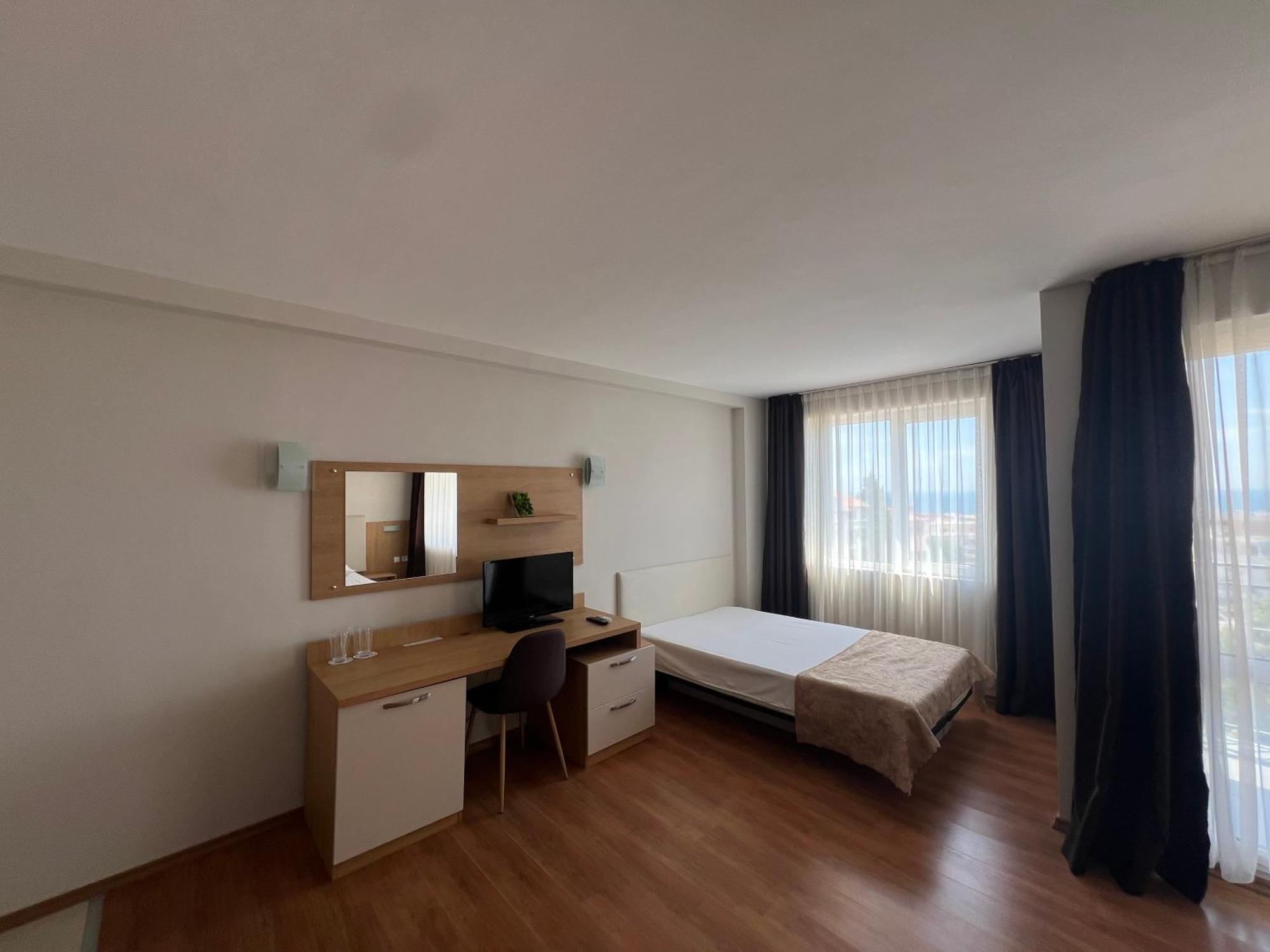 Family Hotel Milev Sveti Vlas Esterno foto