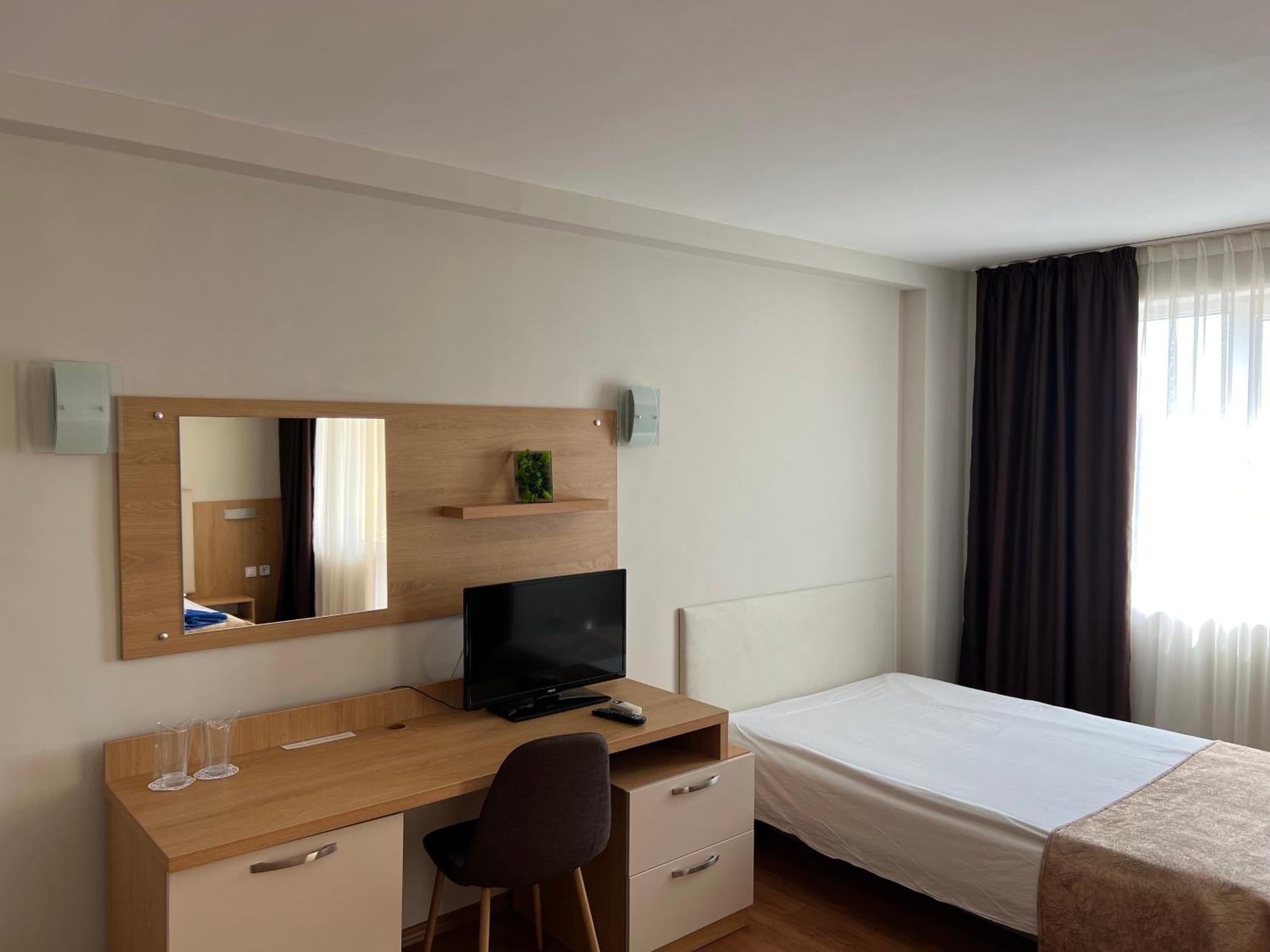 Family Hotel Milev Sveti Vlas Esterno foto