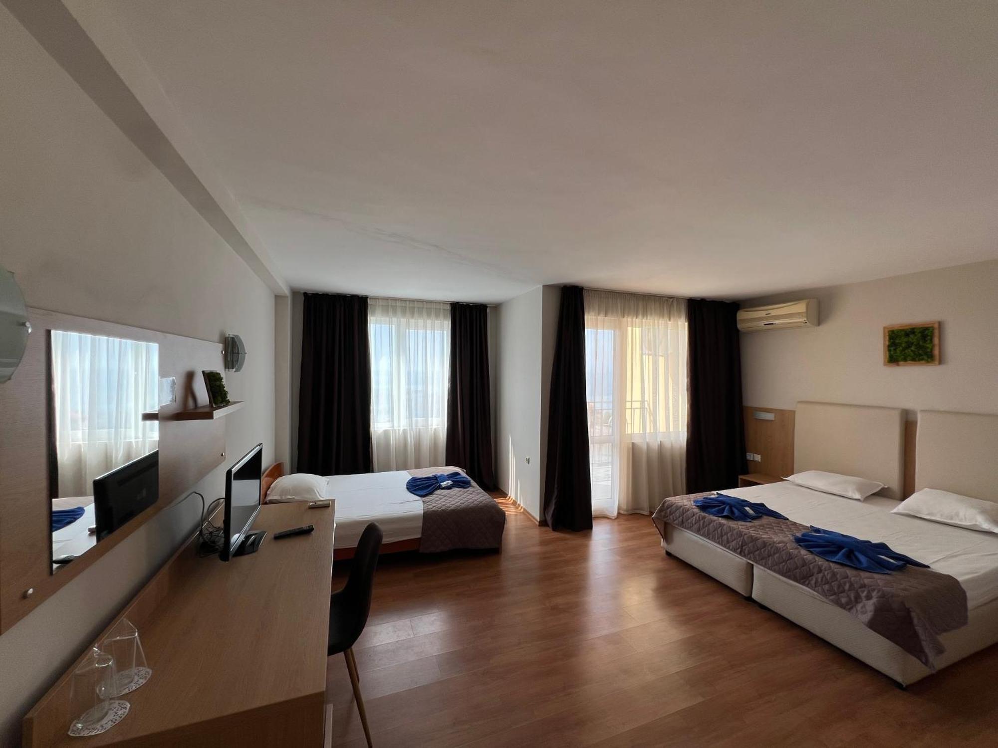Family Hotel Milev Sveti Vlas Esterno foto